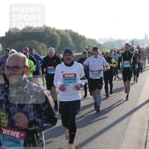 03.10.2025 - Köhlbrandbrückenlauf Jannik Wohlers http://msf.ph/oto/9053762 03.10.2025 09:20:02 Position 3 1806, 1669, 1947 meine-sportfotos.de