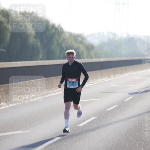 03.10.2025 - Köhlbrandbrückenlauf Jannik Wohlers http://msf.ph/oto/9053764 03.10.2025 09:11:24 Position 3 3127 meine-sportfotos.de