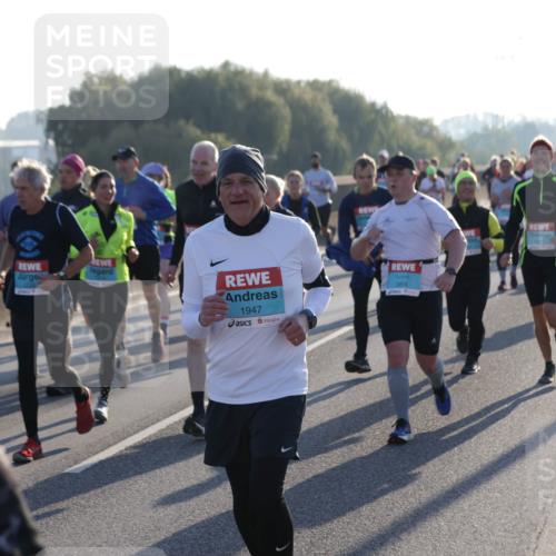 03.10.2025 - Köhlbrandbrückenlauf Jannik Wohlers http://msf.ph/oto/9053806 03.10.2025 09:20:03 Position 3 1947, 3815, 1201 meine-sportfotos.de