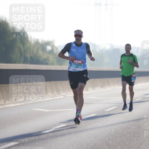 03.10.2025 - Köhlbrandbrückenlauf Jannik Wohlers http://msf.ph/oto/9053829 03.10.2025 09:11:29 Position 3 1041 meine-sportfotos.de