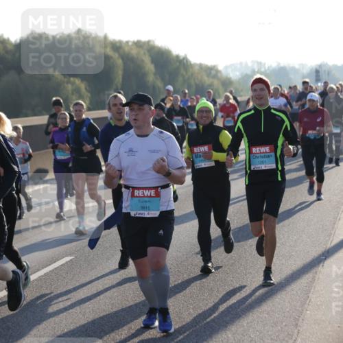 03.10.2025 - Köhlbrandbrückenlauf Jannik Wohlers http://msf.ph/oto/9053844 03.10.2025 09:20:04 Position 3 1848, 3815, 1464, 1201 meine-sportfotos.de