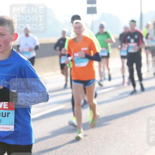 03.10.2025 - Köhlbrandbrückenlauf Lena Gebhardt http://msf.ph/oto/9053847 03.10.2025 09:16:16 Position 1 2920 meine-sportfotos.de