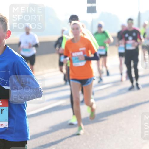 03.10.2025 - Köhlbrandbrückenlauf Lena Gebhardt http://msf.ph/oto/9053852 03.10.2025 09:16:16 Position 1 2920 meine-sportfotos.de