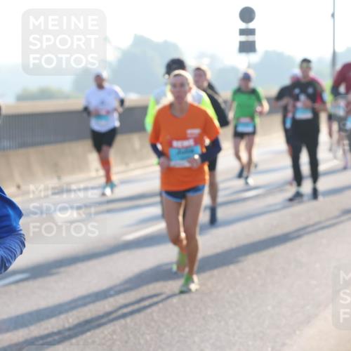 03.10.2025 - Köhlbrandbrückenlauf Lena Gebhardt http://msf.ph/oto/9053861 03.10.2025 09:16:17 Position 1 20 meine-sportfotos.de