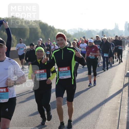 03.10.2025 - Köhlbrandbrückenlauf Jannik Wohlers http://msf.ph/oto/9053888 03.10.2025 09:20:04 Position 3 10, 3815, 1464, 1201 meine-sportfotos.de