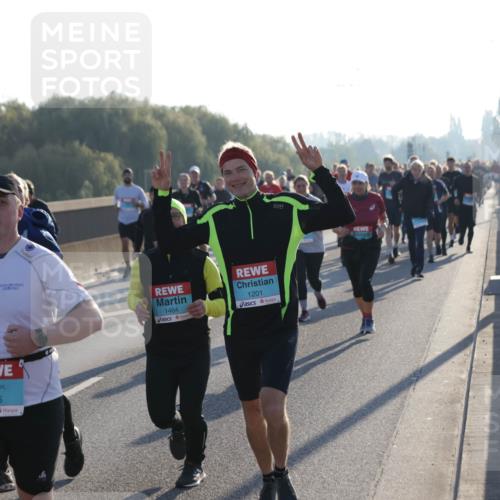 03.10.2025 - Köhlbrandbrückenlauf Jannik Wohlers http://msf.ph/oto/9053922 03.10.2025 09:20:05 Position 3 3815, 1464, 1201 meine-sportfotos.de