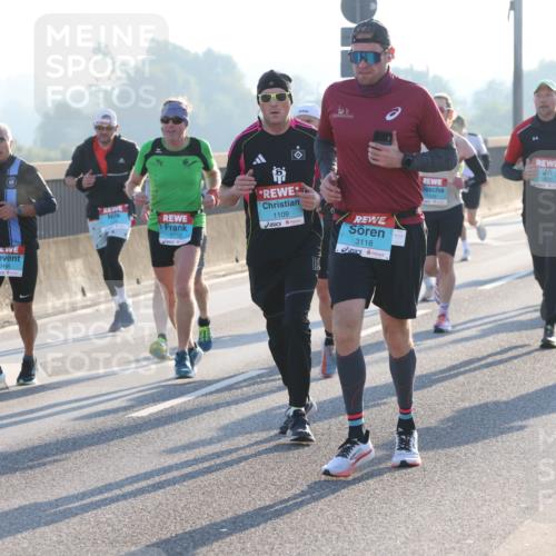 03.10.2025 - Köhlbrandbrückenlauf Lena Gebhardt http://msf.ph/oto/9053924 03.10.2025 09:16:18 Position 1 3464, 1109, 3118, 3630 meine-sportfotos.de