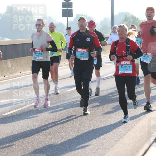 03.10.2025 - Köhlbrandbrückenlauf Lena Gebhardt http://msf.ph/oto/9053976 03.10.2025 09:16:20 Position 1 1269, 1168, 3403, 3630, 1231 meine-sportfotos.de