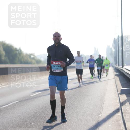03.10.2025 - Köhlbrandbrückenlauf Jannik Wohlers http://msf.ph/oto/9054030 03.10.2025 09:11:47 Position 3 1026 meine-sportfotos.de