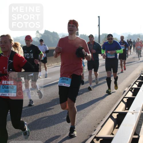 03.10.2025 - Köhlbrandbrückenlauf Lena Gebhardt http://msf.ph/oto/9054078 03.10.2025 09:16:23 Position 1 3403, 3630, 1231 meine-sportfotos.de