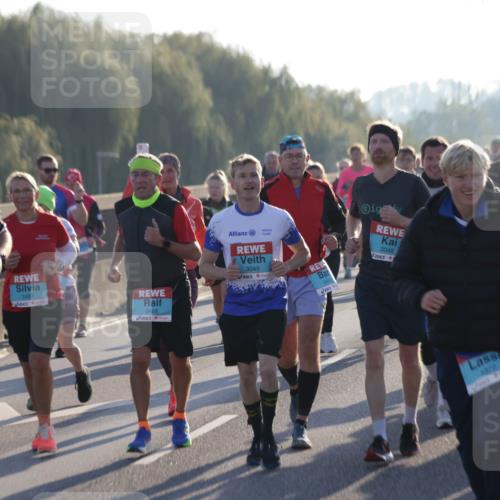 03.10.2025 - Köhlbrandbrückenlauf Jannik Wohlers http://msf.ph/oto/9054094 03.10.2025 09:20:09 Position 3 5, 11, 2431, 3487, 3486, 3049, 2450, 3048, 1372 meine-sportfotos.de