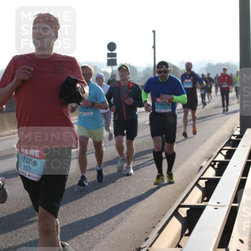 03.10.2025 - Köhlbrandbrückenlauf Lena Gebhardt http://msf.ph/oto/9054102 03.10.2025 09:16:23 Position 1 3264, 1231, 1137 meine-sportfotos.de