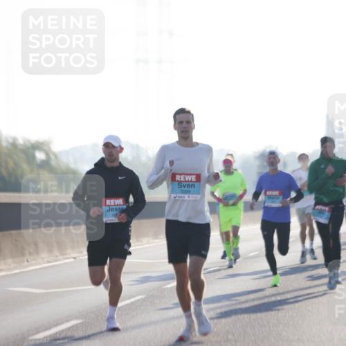 03.10.2025 - Köhlbrandbrückenlauf Jannik Wohlers http://msf.ph/oto/9054107 03.10.2025 09:11:49 Position 3 3209, 10 meine-sportfotos.de