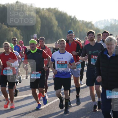 03.10.2025 - Köhlbrandbrückenlauf Jannik Wohlers http://msf.ph/oto/9054113 03.10.2025 09:20:09 Position 3 11, 2431, 3487, 3486, 3049, 2450, 30, 3047, 1372 meine-sportfotos.de
