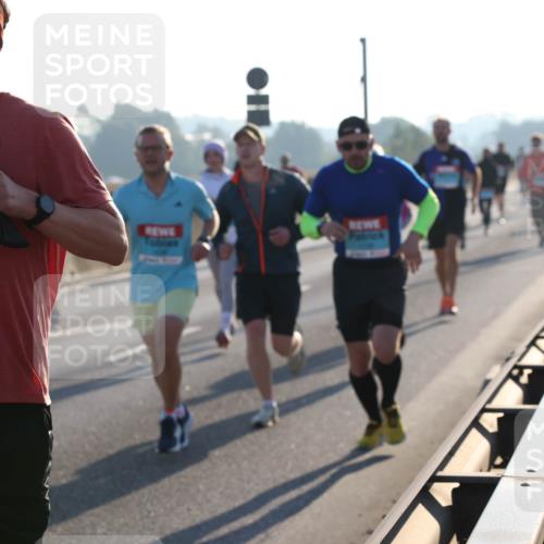 03.10.2025 - Köhlbrandbrückenlauf Lena Gebhardt http://msf.ph/oto/9054121 03.10.2025 09:16:23 Position 1 1231 meine-sportfotos.de