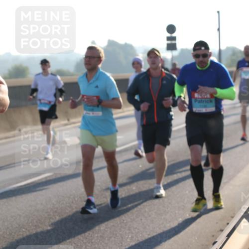 03.10.2025 - Köhlbrandbrückenlauf Lena Gebhardt http://msf.ph/oto/9054135 03.10.2025 09:16:24 Position 1  meine-sportfotos.de