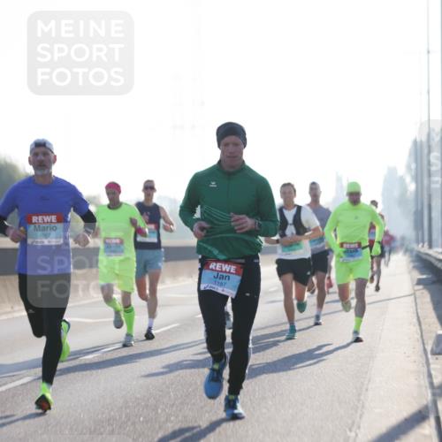 03.10.2025 - Köhlbrandbrückenlauf Jannik Wohlers http://msf.ph/oto/9054150 03.10.2025 09:11:54 Position 3 1057, 1187 meine-sportfotos.de