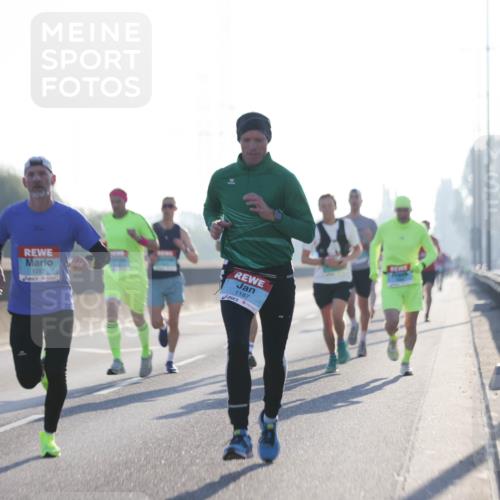 03.10.2025 - Köhlbrandbrückenlauf Jannik Wohlers http://msf.ph/oto/9054159 03.10.2025 09:11:54 Position 3 1057, 1187 meine-sportfotos.de