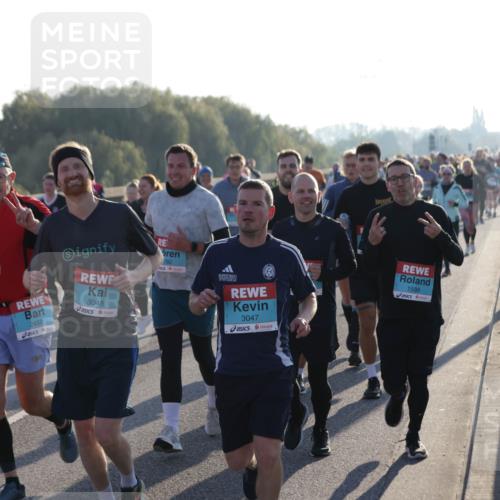 03.10.2025 - Köhlbrandbrückenlauf Jannik Wohlers http://msf.ph/oto/9054235 03.10.2025 09:20:12 Position 3 3049, 2450, 3048, 782, 3047, 1588 meine-sportfotos.de