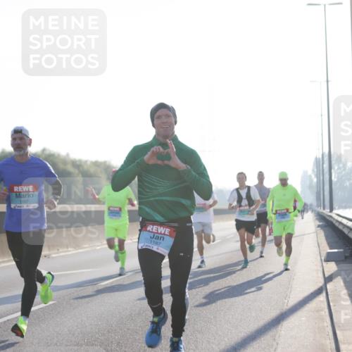 03.10.2025 - Köhlbrandbrückenlauf Jannik Wohlers http://msf.ph/oto/9054236 03.10.2025 09:11:55 Position 3 1057, 1187 meine-sportfotos.de