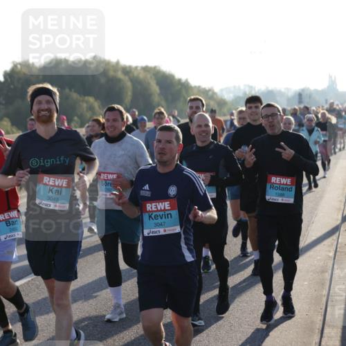 03.10.2025 - Köhlbrandbrückenlauf Jannik Wohlers http://msf.ph/oto/9054243 03.10.2025 09:20:12 Position 3 049, 2450, 3048, 1782, 3047, 1588 meine-sportfotos.de