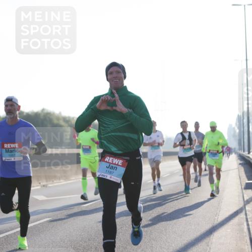 03.10.2025 - Köhlbrandbrückenlauf Jannik Wohlers http://msf.ph/oto/9054250 03.10.2025 09:11:55 Position 3 1057, 1187 meine-sportfotos.de