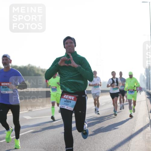 03.10.2025 - Köhlbrandbrückenlauf Jannik Wohlers http://msf.ph/oto/9054253 03.10.2025 09:11:55 Position 3 1057, 1187 meine-sportfotos.de
