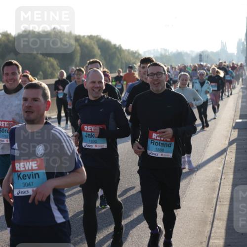 03.10.2025 - Köhlbrandbrückenlauf Jannik Wohlers http://msf.ph/oto/9054274 03.10.2025 09:20:13 Position 3 1782, 3047, 1892, 1588 meine-sportfotos.de