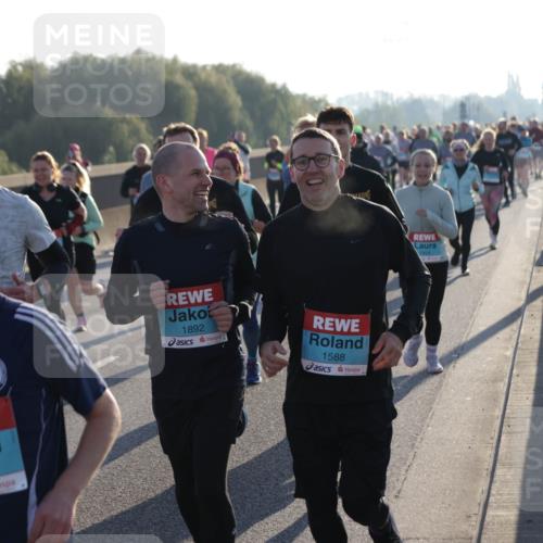 03.10.2025 - Köhlbrandbrückenlauf Jannik Wohlers http://msf.ph/oto/9054301 03.10.2025 09:20:13 Position 3 3047, 1892, 1588, 1954 meine-sportfotos.de