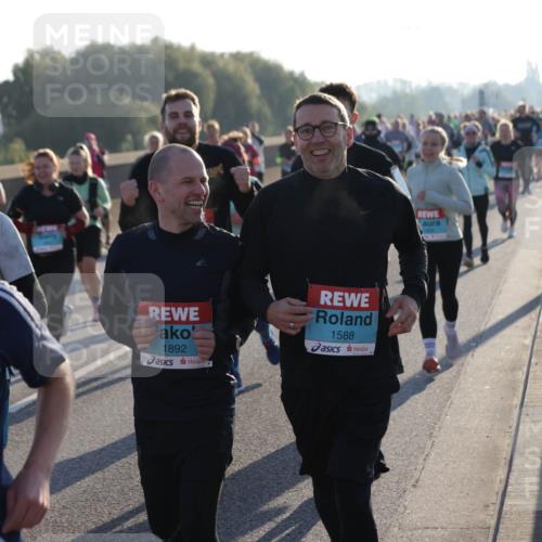 03.10.2025 - Köhlbrandbrückenlauf Jannik Wohlers http://msf.ph/oto/9054321 03.10.2025 09:20:14 Position 3 3047, 1892, 1588 meine-sportfotos.de