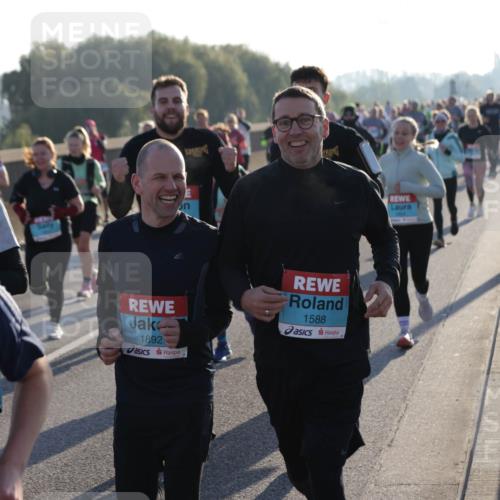 03.10.2025 - Köhlbrandbrückenlauf Jannik Wohlers http://msf.ph/oto/9054327 03.10.2025 09:20:14 Position 3 3047, 1892, 1588 meine-sportfotos.de