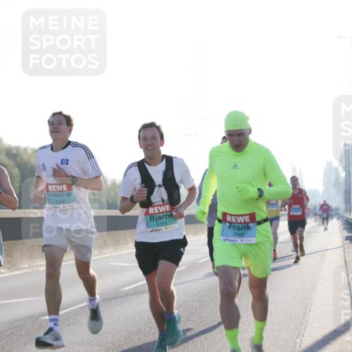 03.10.2025 - Köhlbrandbrückenlauf Jannik Wohlers http://msf.ph/oto/9054333 03.10.2025 09:11:57 Position 3 1017, 3154, 3153, 3460 meine-sportfotos.de