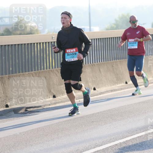 03.10.2025 - Köhlbrandbrückenlauf Lena Gebhardt http://msf.ph/oto/9054334 03.10.2025 09:16:28 Position 1 1703, 2995 meine-sportfotos.de