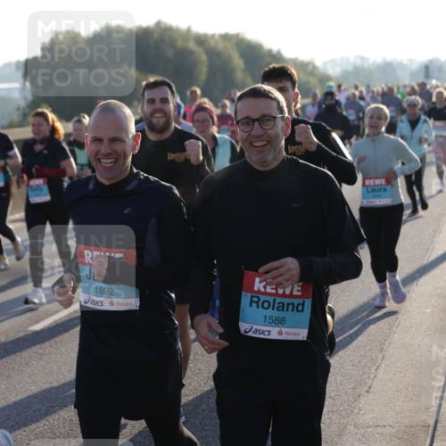 03.10.2025 - Köhlbrandbrückenlauf Jannik Wohlers http://msf.ph/oto/9054341 03.10.2025 09:20:14 Position 3 82, 1, 1892, 1588 meine-sportfotos.de