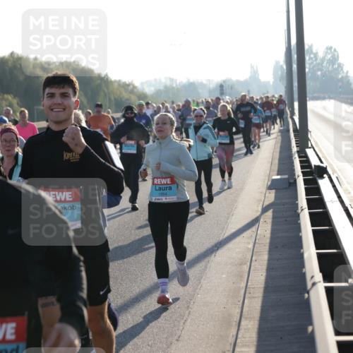 03.10.2025 - Köhlbrandbrückenlauf Jannik Wohlers http://msf.ph/oto/9054355 03.10.2025 09:20:14 Position 3 1954 meine-sportfotos.de
