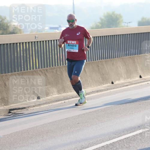 03.10.2025 - Köhlbrandbrückenlauf Lena Gebhardt http://msf.ph/oto/9054387 03.10.2025 09:16:29 Position 1 2995 meine-sportfotos.de