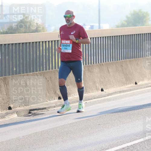 03.10.2025 - Köhlbrandbrückenlauf Lena Gebhardt http://msf.ph/oto/9054406 03.10.2025 09:16:29 Position 1 2995 meine-sportfotos.de