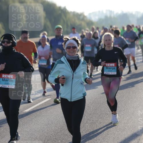 03.10.2025 - Köhlbrandbrückenlauf Jannik Wohlers http://msf.ph/oto/9054419 03.10.2025 09:20:17 Position 3 2093, 3445 meine-sportfotos.de