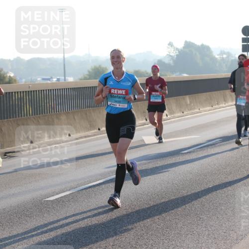 03.10.2025 - Köhlbrandbrückenlauf Lena Gebhardt http://msf.ph/oto/9054426 03.10.2025 09:16:30 Position 1 3458, 1118 meine-sportfotos.de