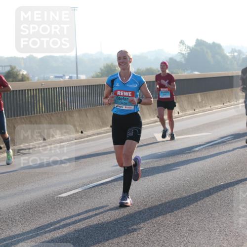 03.10.2025 - Köhlbrandbrückenlauf Lena Gebhardt http://msf.ph/oto/9054432 03.10.2025 09:16:30 Position 1 3458, 1118 meine-sportfotos.de