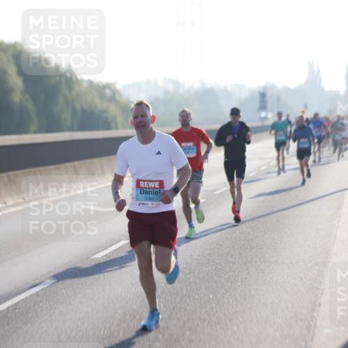 03.10.2025 - Köhlbrandbrückenlauf Jannik Wohlers http://msf.ph/oto/9054459 03.10.2025 09:12:22 Position 3 3086 meine-sportfotos.de