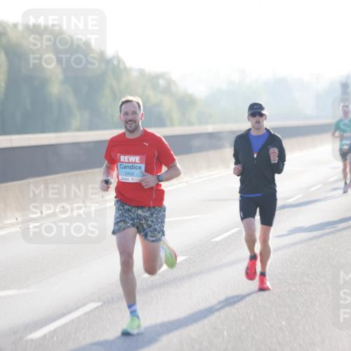 03.10.2025 - Köhlbrandbrückenlauf Jannik Wohlers http://msf.ph/oto/9054479 03.10.2025 09:12:24 Position 3 2402 meine-sportfotos.de