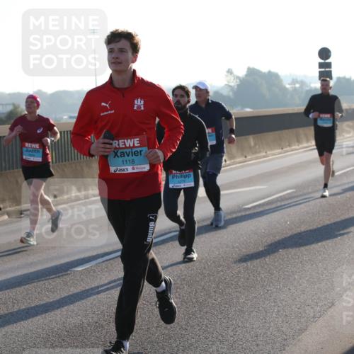 03.10.2025 - Köhlbrandbrückenlauf Lena Gebhardt http://msf.ph/oto/9054505 03.10.2025 09:16:32 Position 1 1118, 1279 meine-sportfotos.de