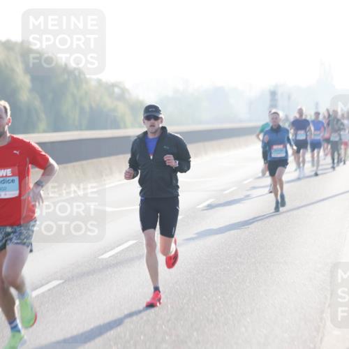 03.10.2025 - Köhlbrandbrückenlauf Jannik Wohlers http://msf.ph/oto/9054539 03.10.2025 09:12:25 Position 3 2402 meine-sportfotos.de