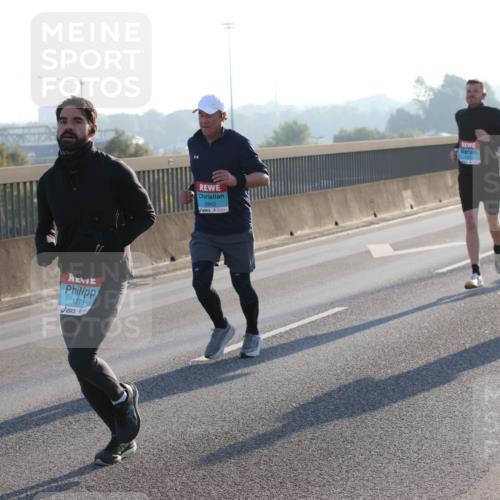 03.10.2025 - Köhlbrandbrückenlauf Lena Gebhardt http://msf.ph/oto/9054551 03.10.2025 09:16:33 Position 1 1279, 2843 meine-sportfotos.de