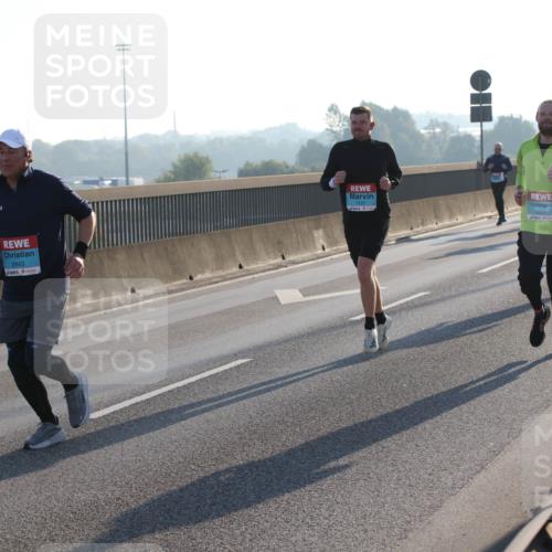03.10.2025 - Köhlbrandbrückenlauf Lena Gebhardt http://msf.ph/oto/9054565 03.10.2025 09:16:33 Position 1 2843, 1197 meine-sportfotos.de