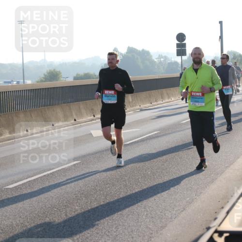 03.10.2025 - Köhlbrandbrückenlauf Lena Gebhardt http://msf.ph/oto/9054570 03.10.2025 09:16:34 Position 1 1197, 2889 meine-sportfotos.de