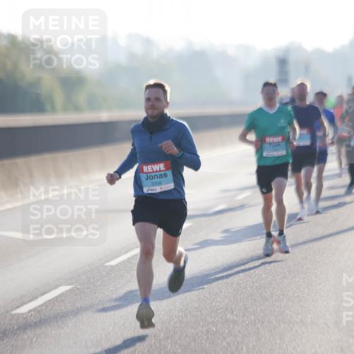 03.10.2025 - Köhlbrandbrückenlauf Jannik Wohlers http://msf.ph/oto/9054583 03.10.2025 09:12:28 Position 3 3350 meine-sportfotos.de