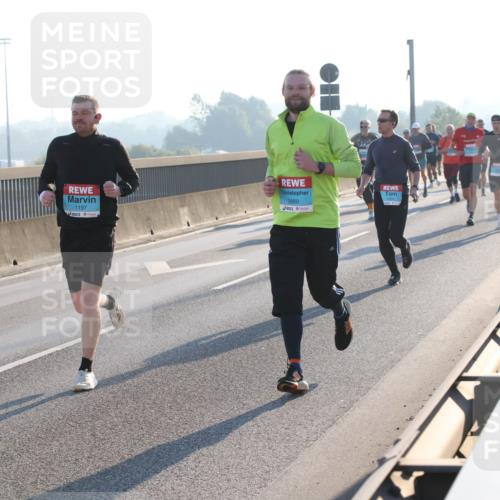 03.10.2025 - Köhlbrandbrückenlauf Lena Gebhardt http://msf.ph/oto/9054595 03.10.2025 09:16:34 Position 1 1197, 2889 meine-sportfotos.de