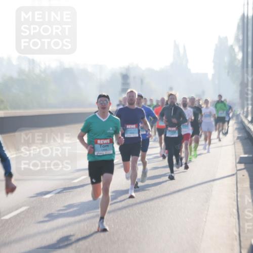 03.10.2025 - Köhlbrandbrückenlauf Jannik Wohlers http://msf.ph/oto/9054604 03.10.2025 09:12:29 Position 3 1268 meine-sportfotos.de
